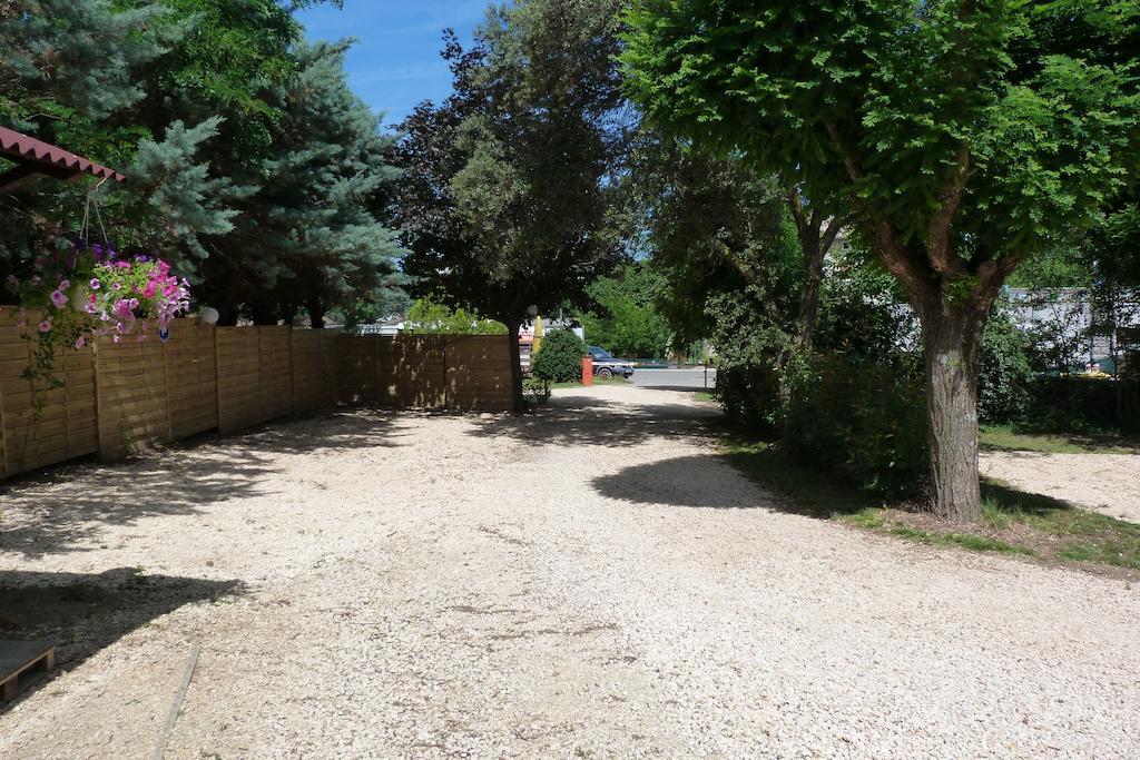 L'Oasis Ξενοδοχείο Grospierres Εξωτερικό φωτογραφία